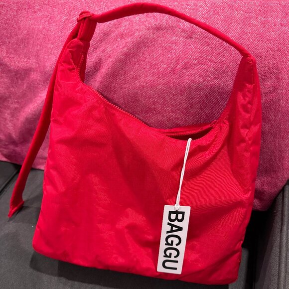NWT Baggu Nylon Shoulder Bag - Candy Apple - Picture 1 of 3